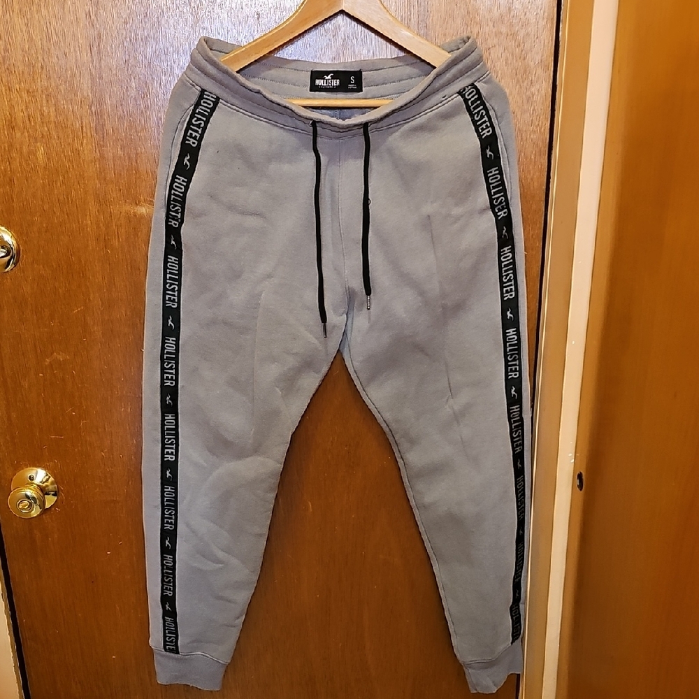 Hollister Men's Light Gray Jogger Sweatpants with Black Side Tape
